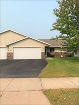 4549 Woodford Ct, Unit 4 in Eau Claire, WI - Building Photo