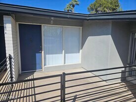 2336 N 46th St in Phoenix, AZ - Building Photo