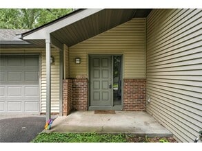 11220 Red Fox Dr N in Maple Grove, MN - Building Photo - Building Photo