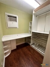 717 Barbara Dr in San Marcos, TX - Building Photo - Building Photo