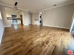 812 N Alfred St in Los Angeles, CA - Building Photo - Building Photo