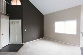 19808 Sandpiper Pl in Santa Clarita, CA - Building Photo - Building Photo