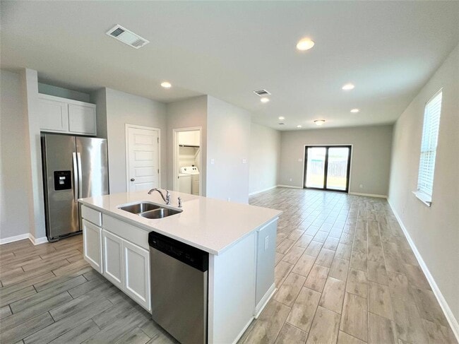 111 Wild Wind Cv in Jarrell, TX - Building Photo - Building Photo