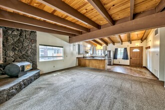 2268 Wyoming Ave in South Lake Tahoe, CA - Building Photo - Building Photo