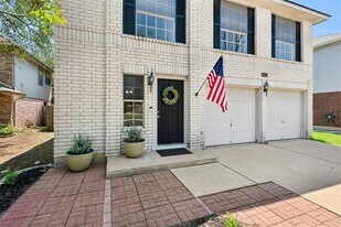 8411 Glen Canyon Dr in Round Rock, TX - Building Photo