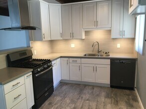 2521 Foothill Blvd in La Crescenta, CA - Building Photo - Building Photo