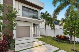 1215 NE 11th Ave in Fort Lauderdale, FL - Building Photo - Building Photo