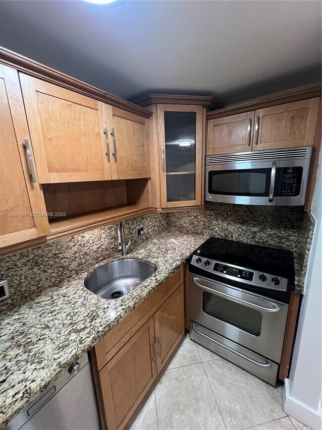 1515 NE 125th Terrace in North Miami, FL - Building Photo - Building Photo