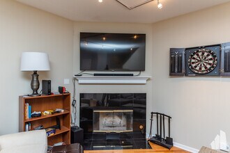 2849 N Southport Ave, Unit B in Chicago, IL - Building Photo - Building Photo