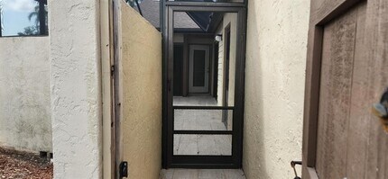 3466 Beekman Pl in Sarasota, FL - Building Photo - Building Photo