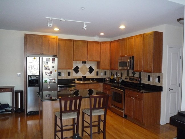 1950 Logan St, Unit 605 in Denver, CO - Building Photo - Building Photo