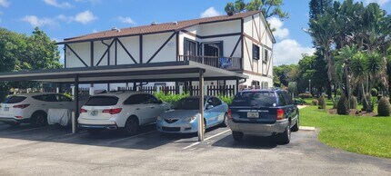 2270 Lena Ln in West Palm Beach, FL - Building Photo - Building Photo