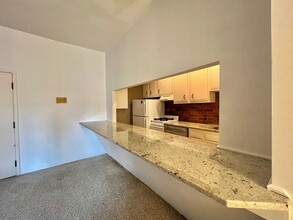 201 St Botolph St in Boston, MA - Building Photo - Building Photo