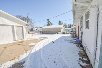 4020 17th Ave NW in Rochester, MN - Foto de edificio - Building Photo