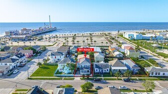 2611 Avenue Q in Galveston, TX - Building Photo
