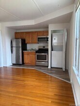 25 Knollwood Ave in Huntington, NY - Building Photo - Building Photo