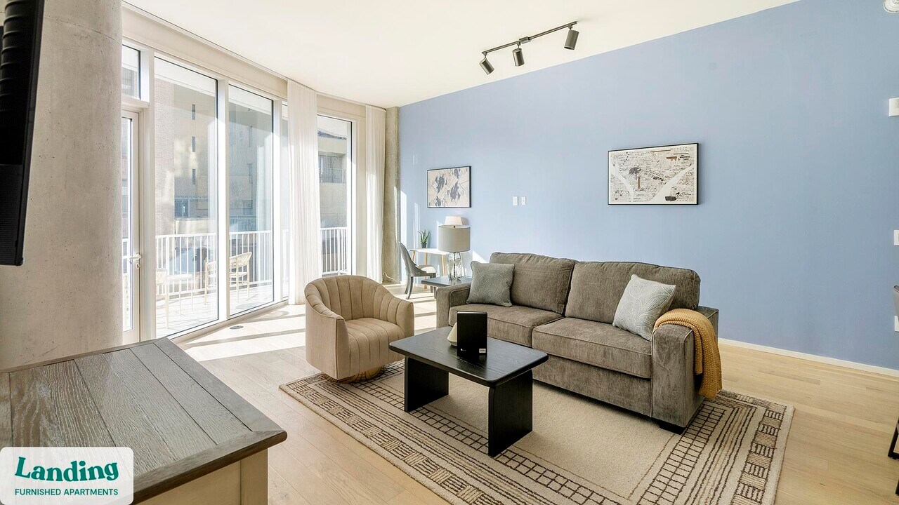 143 E Commerce St in San Antonio, TX - Building Photo