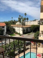 622 S Barrington Ave in Los Angeles, CA - Building Photo - Building Photo