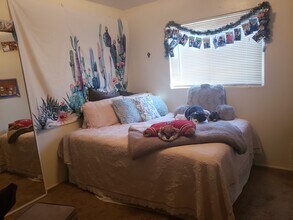 1420 E Adams St, Unit 4 Bed / 2 Bath Near UofA in Tucson, AZ - Foto de edificio - Building Photo