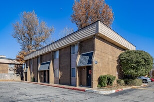 Tinker Del Village Apartments in Oklahoma City, OK - Building Photo