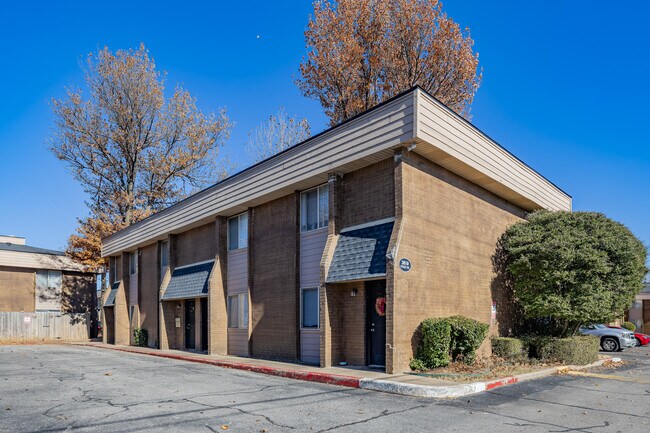 Tinker Del Village Apartments