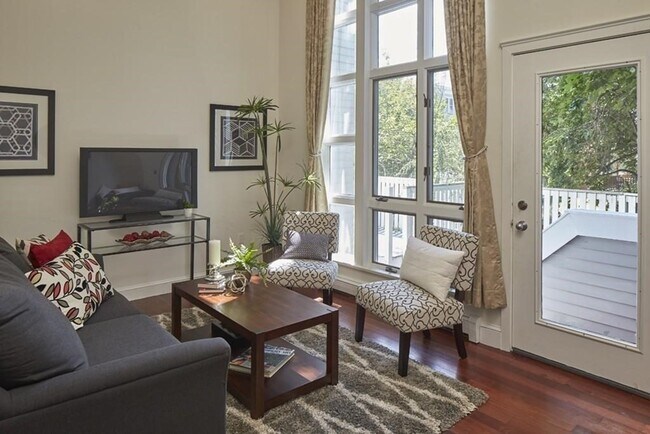 property at 4 Fort Washington Pl