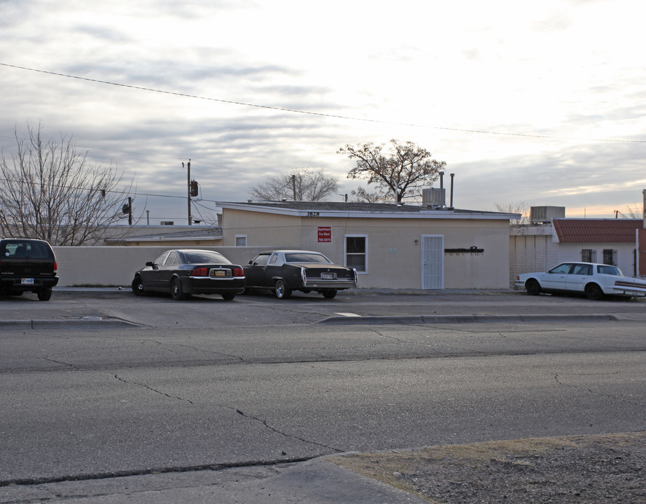 3828-3830 N Piedras St in El Paso, TX - Building Photo