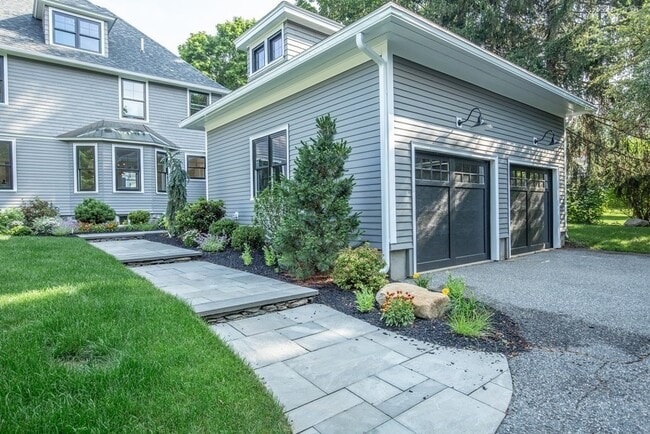 18 Wolcott Ave in Andover, MA - Building Photo - Building Photo