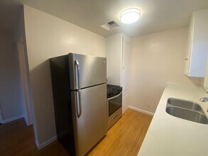 11822 Washington Pl in Los Angeles, CA - Foto de edificio - Building Photo