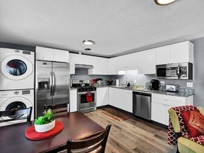 1548 W 4890 S, Unit Unit B in Taylorsville, UT - Building Photo - Building Photo