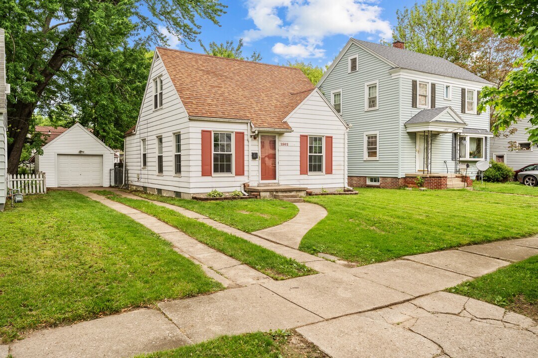 1502 Schuyler Rd in Toledo, OH - Building Photo
