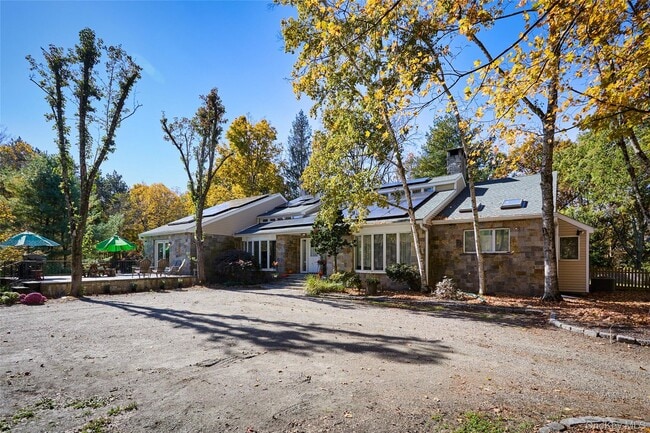 property at 356 Rossway Rd