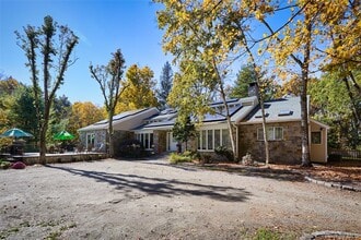 356 Rossway Rd in Pleasant Valley, NY - Building Photo - Building Photo