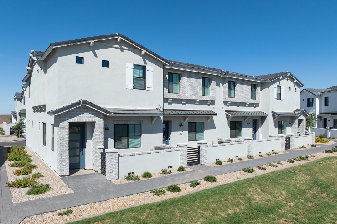 Annex at Cadence in Mesa, AZ - Building Photo