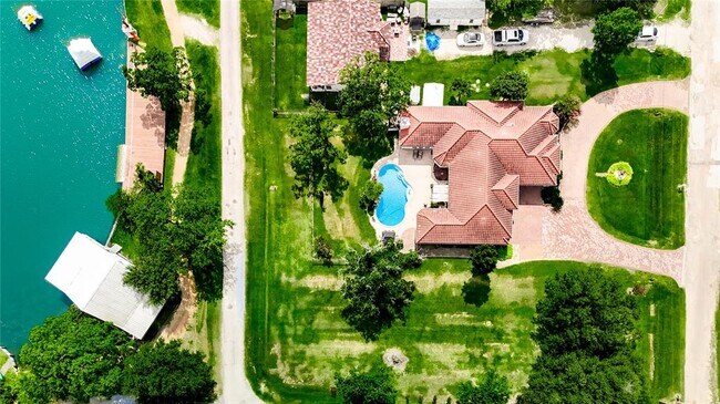 24411 Katex Blvd in Katy, TX - Foto de edificio - Building Photo