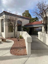 8455 W Sahara Ave in Las Vegas, NV - Building Photo - Building Photo
