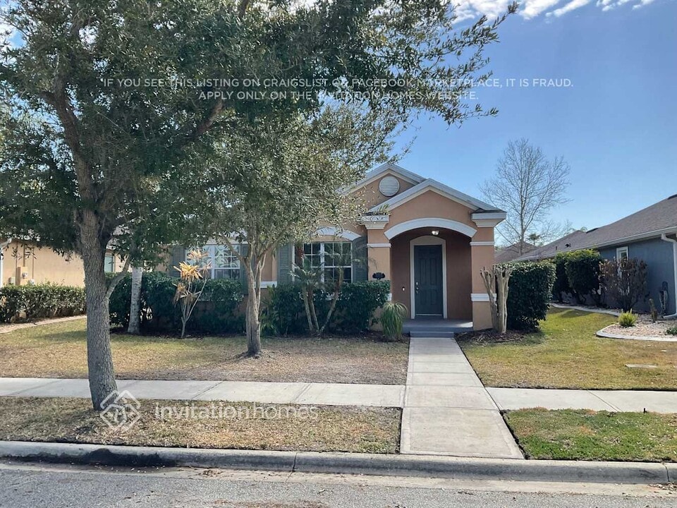 3322 Pintello Ave in New Smyrna Beach, FL - Foto de edificio