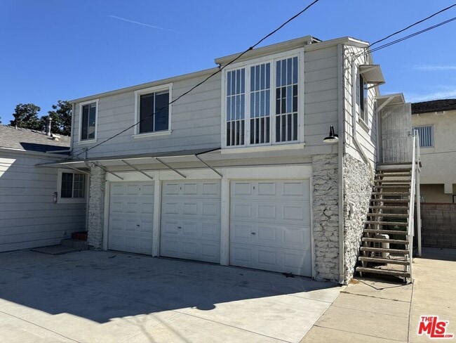 property at 409 N Monterey St