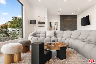 8425 Hillside Ave in Los Angeles, CA - Building Photo - Building Photo