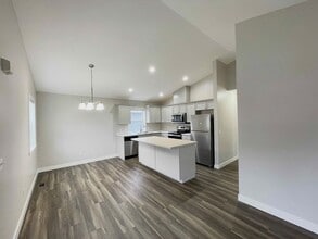 738 2nd Ave N in Kent, WA - Building Photo - Building Photo