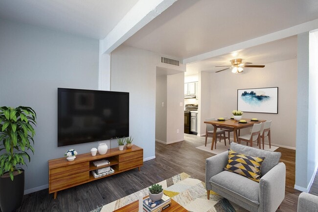 Villa Esperanza in Albuquerque, NM - Building Photo - Building Photo