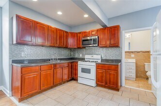 396 Union St in Jersey City, NJ - Building Photo - Building Photo