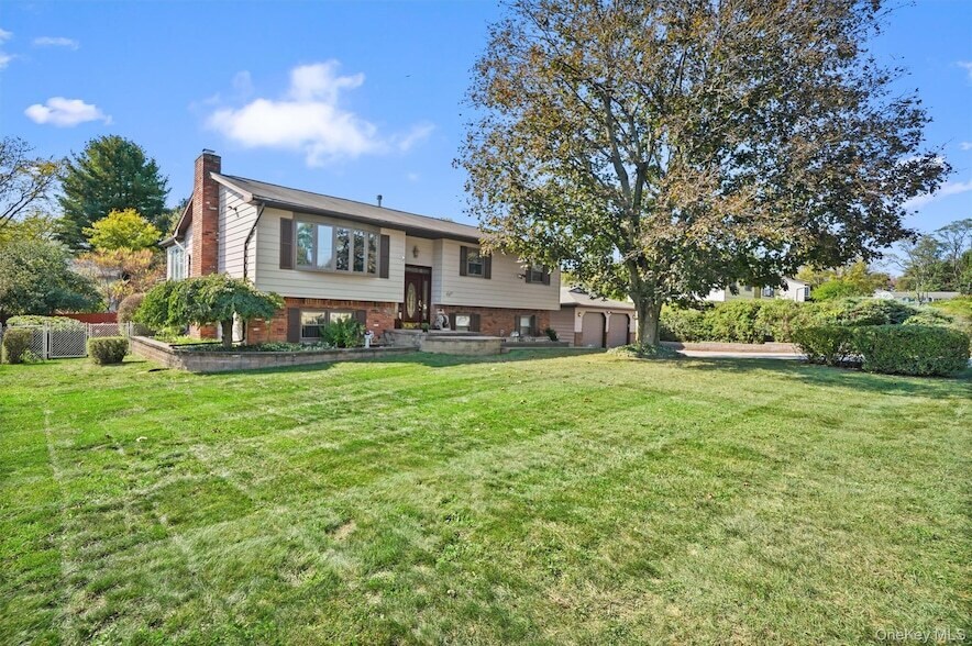 8 Badami Dr, Unit 3 in Middletown, NY - Building Photo