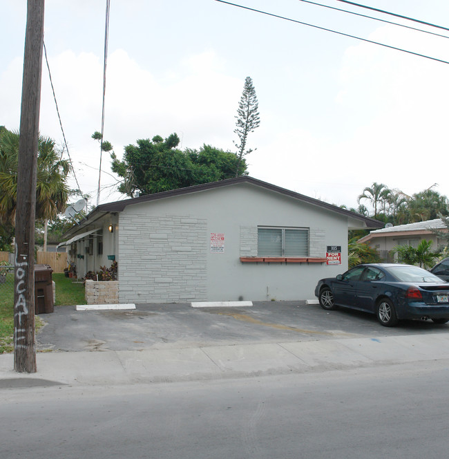 1015 W Las Olas Blvd in Fort Lauderdale, FL - Foto de edificio - Building Photo