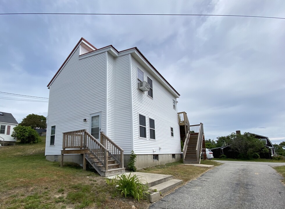 8 Central Park Ave, Unit 1 in Old Orchard Beach, ME - Foto de edificio