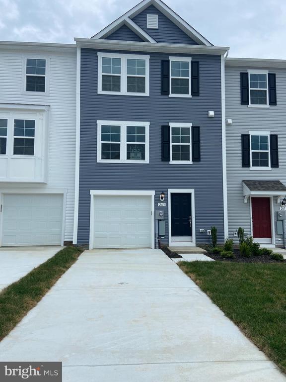 property at 263 Clifton Mnr