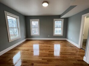 73 Pearl St in Somerville, MA - Building Photo - Building Photo