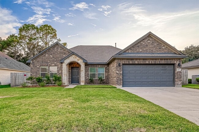 property at 421 N Amherst Dr