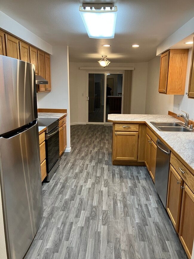 407 N 5th Ave SW in Tumwater, WA - Foto de edificio - Building Photo