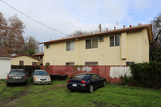 2105-2108 10th St in Sacramento, CA - Foto de edificio - Building Photo